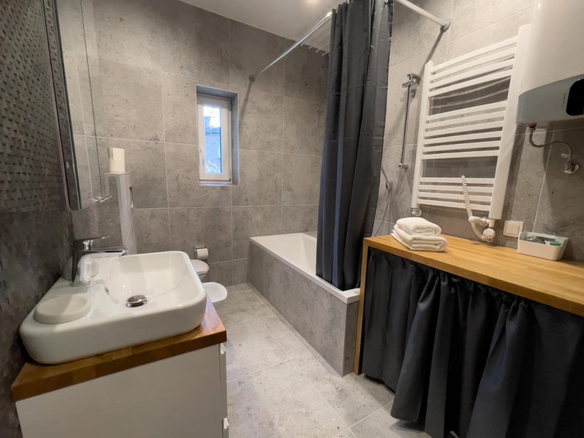 Urban Apartments Premium No 3, Free Private Parking, Self Check-In คอร์ซุฟ ภายนอก รูปภาพ