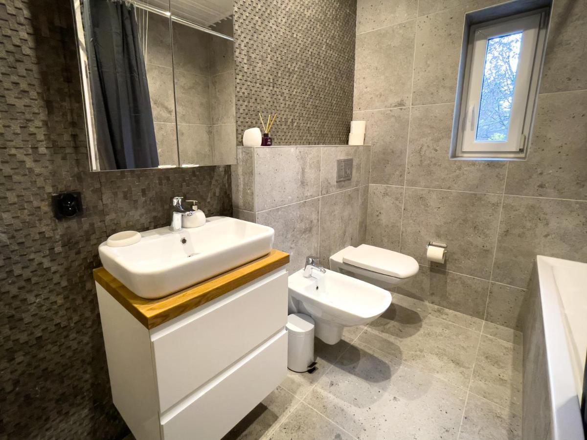 Urban Apartments Premium No 3, Free Private Parking, Self Check-In คอร์ซุฟ ภายนอก รูปภาพ