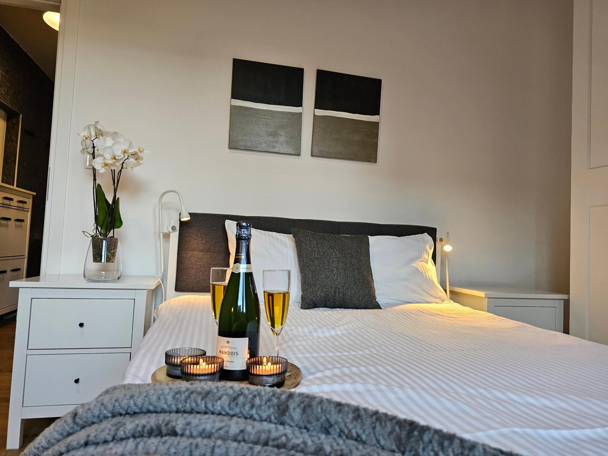 Urban Apartments Premium No 3, Free Private Parking, Self Check-In คอร์ซุฟ ภายนอก รูปภาพ